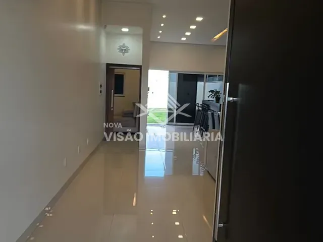 Casa 3 quartos e 3 banheiros, à venda, no bairro Jardim Curitiba em Sinop