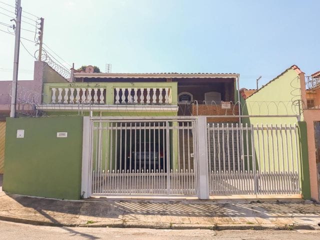 Casa com 284m² 3 quartos e 2 banheiros, à venda, no bairro Brasil em Bragança Paulista