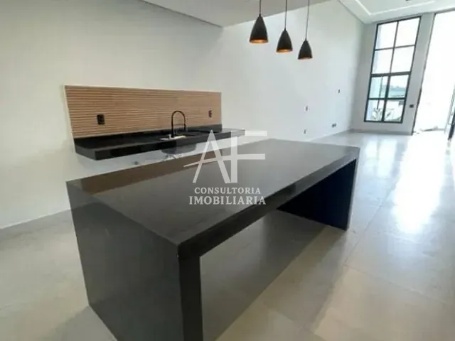 Casa com 250m² 3 quartos e 4 banheiros, à venda, no bairro Itapecerica em Taubaté