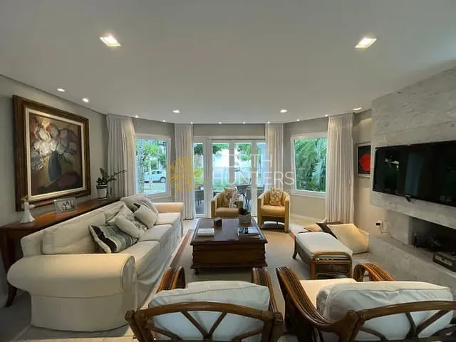 Casa com 600m² 5 quartos e 7 banheiros, para alugar, no bairro Jurerê Internacional em Florianópolis