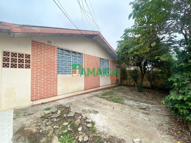Casa 3 quartos e 1 banheiro, à venda, no bairro Uberaba em Curitiba