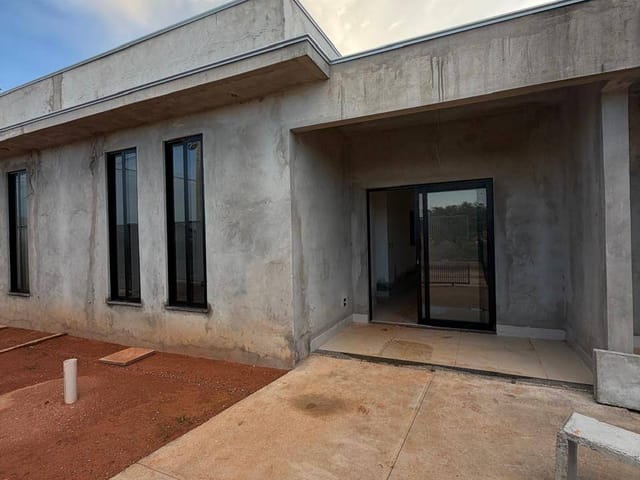 Casa com 102m² 2 quartos e 1 banheiro, à venda, no bairro Sonhalto Videira em Sinop