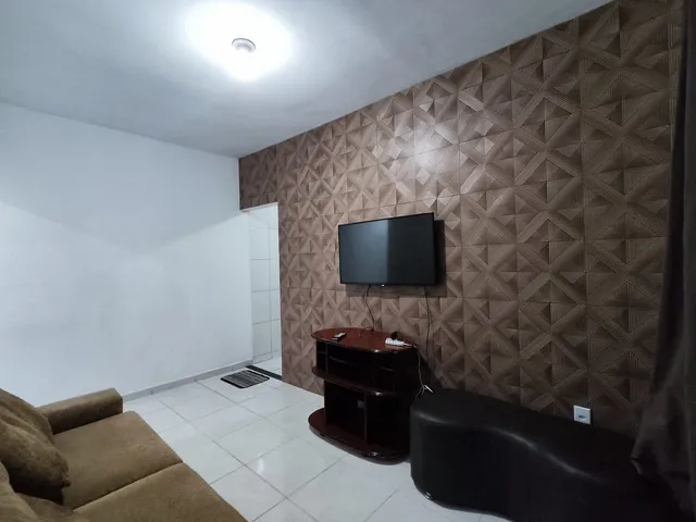Casa 2 quartos e 1 banheiro, para alugar, no bairro Glória em Belo Horizonte