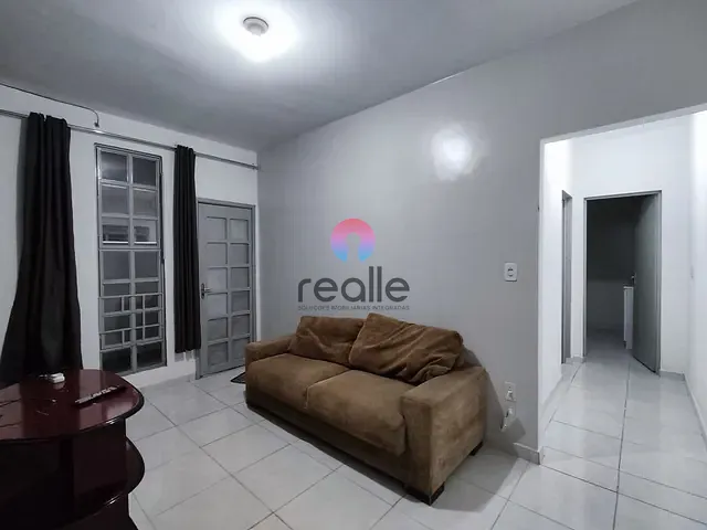 Casa 2 quartos e 1 banheiro, para alugar, no bairro Glória em Belo Horizonte