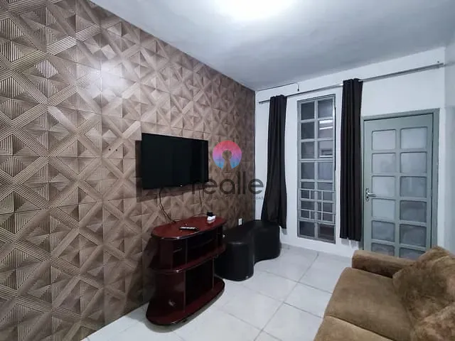 Casa 2 quartos e 1 banheiro, para alugar, no bairro Glória em Belo Horizonte