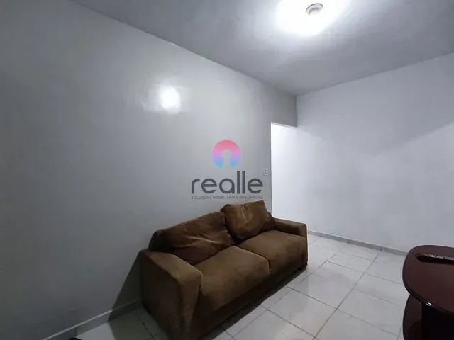 Casa 2 quartos e 1 banheiro, para alugar, no bairro Glória em Belo Horizonte