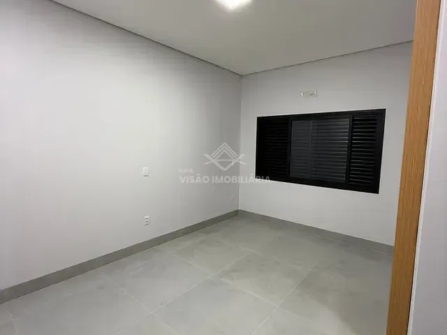 Casa 3 quartos e 3 banheiros, à venda, no bairro Jardim Curitiba em Sinop
