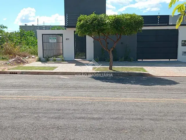 Casa 3 quartos e 3 banheiros, à venda, no bairro Jardim Curitiba em Sinop