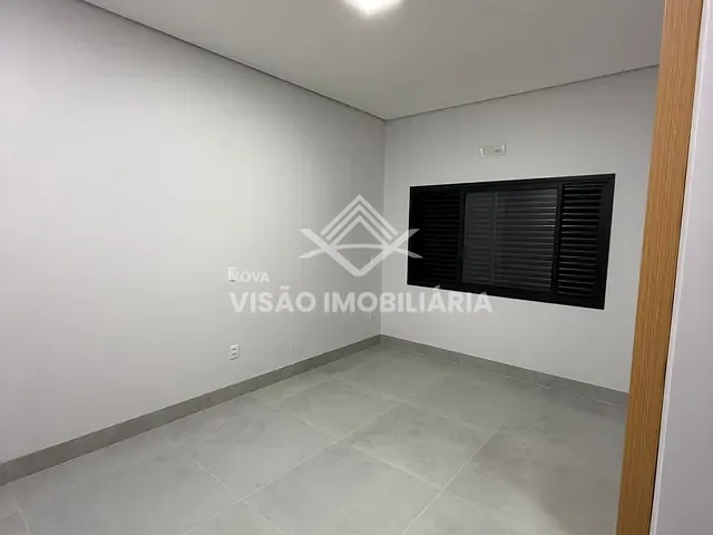 Casa 3 quartos e 3 banheiros, à venda, no bairro Jardim Curitiba em Sinop