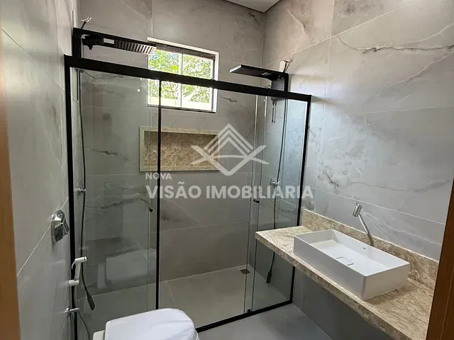 Casa 3 quartos e 3 banheiros, à venda, no bairro Jardim Curitiba em Sinop