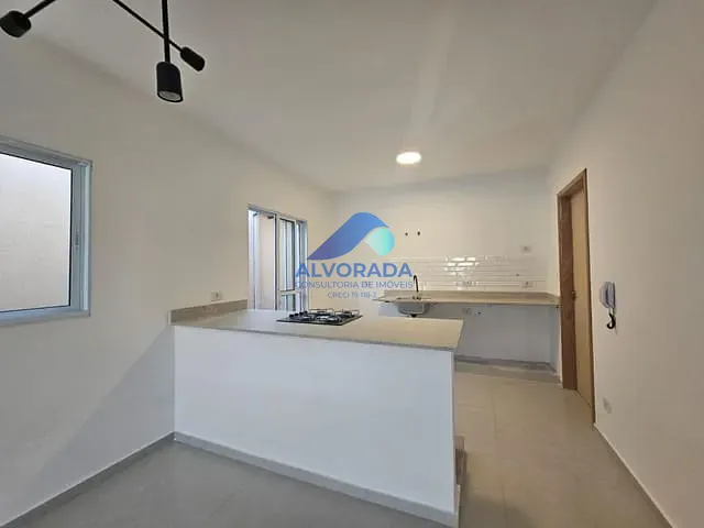 Casa 3 quartos e 3 banheiros, à venda, no bairro Jardim das Indústrias em São José dos Campos