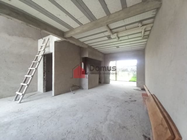 Casa com 200m², à venda, no bairro Parque das Palmeiras em Pindamonhangaba