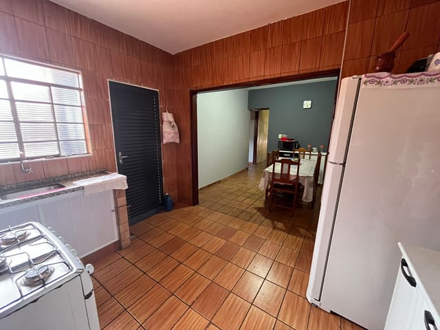 Casa com 250m² 4 quartos e 1 banheiro, à venda, no bairro Parque Valença I em Campinas