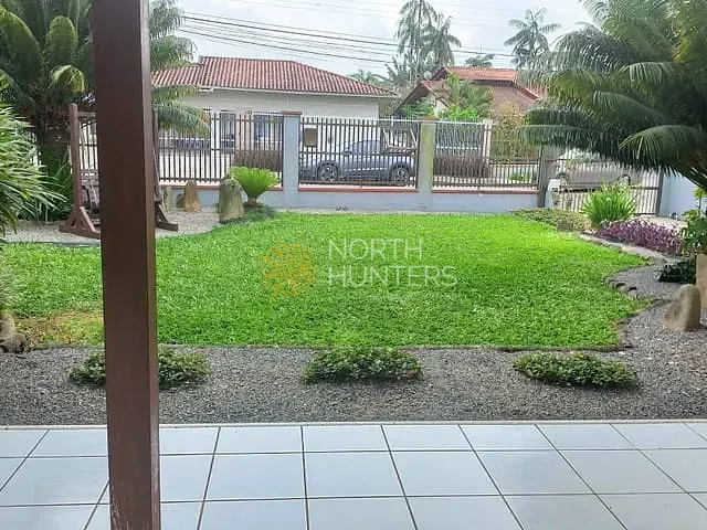 Casa com 157m² 2 quartos e 3 banheiros, à venda, no bairro Costa e Silva em Joinville