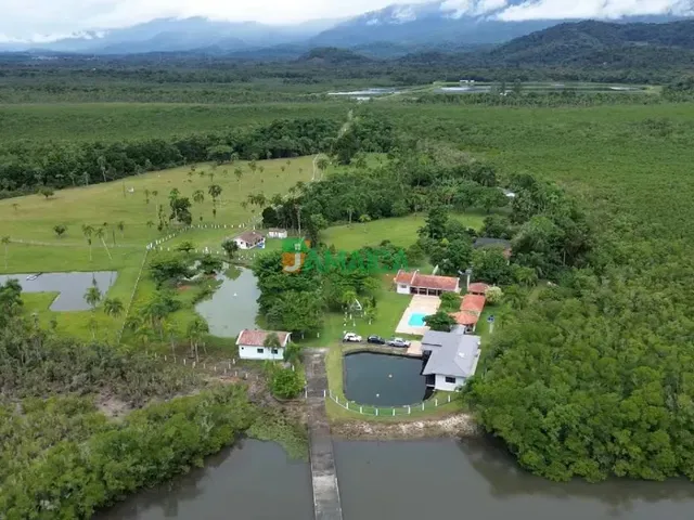 Casa com 360000m² 10 quartos e 3 banheiros, à venda, no bairro Alexandra em Paranaguá