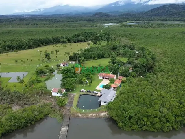 Casa com 360000m² 10 quartos e 3 banheiros, à venda, no bairro Alexandra em Paranaguá