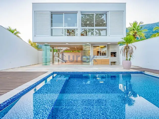 Casa com 403m² 4 quartos e 6 banheiros, à venda, no bairro Praia do Guaecá em São Sebastião