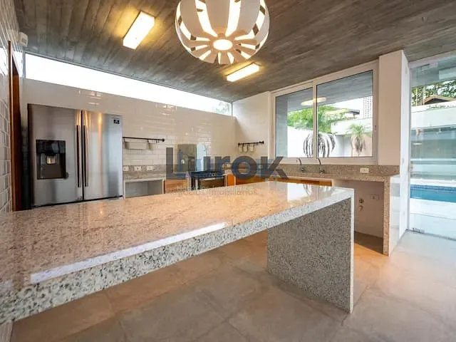 Casa com 403m² 4 quartos e 6 banheiros, à venda, no bairro Praia do Guaecá em São Sebastião