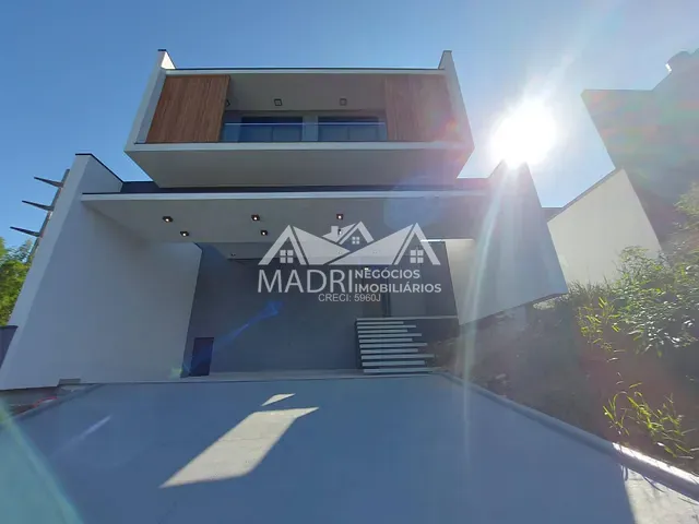 Casa 3 quartos e 2 banheiros, à venda, no bairro Pedra Branca em Palhoça