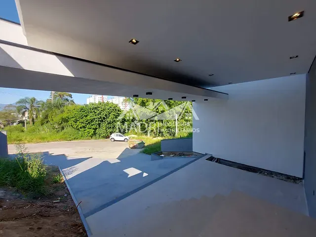 Casa 3 quartos e 2 banheiros, à venda, no bairro Pedra Branca em Palhoça