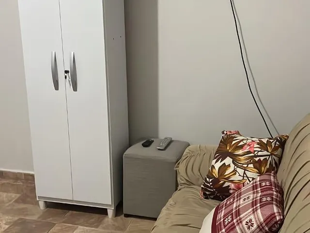 Casa 2 quartos e 1 banheiro, para alugar, no bairro Glória em Belo Horizonte