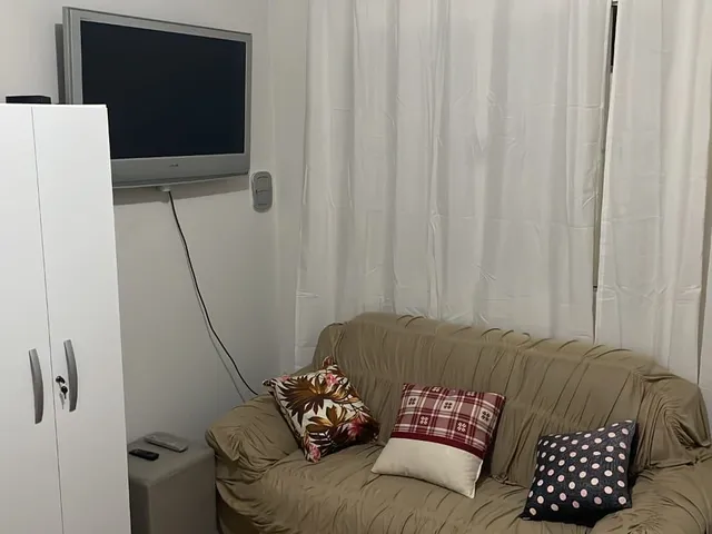 Casa 2 quartos e 1 banheiro, para alugar, no bairro Glória em Belo Horizonte