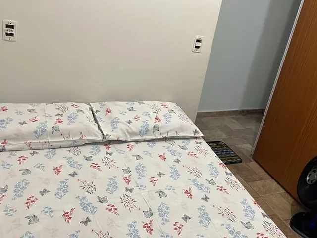 Casa 2 quartos e 1 banheiro, para alugar, no bairro Glória em Belo Horizonte