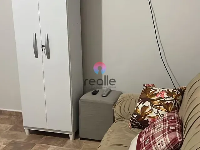 Casa 2 quartos e 1 banheiro, para alugar, no bairro Glória em Belo Horizonte