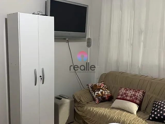 Casa 2 quartos e 1 banheiro, para alugar, no bairro Glória em Belo Horizonte