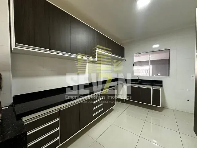 Casa com 220m² 3 quartos e 2 banheiros, à venda, no bairro Jardim Ouro Verde em Bauru