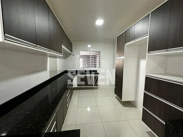 Casa com 220m² 3 quartos e 2 banheiros, à venda, no bairro Jardim Ouro Verde em Bauru