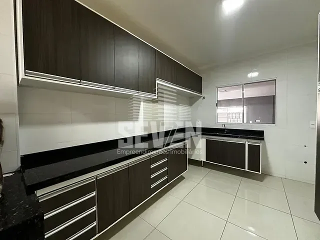 Casa com 220m² 3 quartos e 2 banheiros, à venda, no bairro Jardim Ouro Verde em Bauru