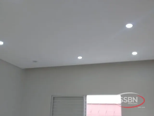 Casa com 150m² 2 quartos e 2 banheiros, à venda, no bairro Parque Residencial Klavin em Nova Odessa