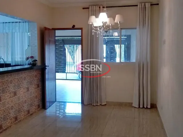 Casa com 150m² 2 quartos e 2 banheiros, à venda, no bairro Parque Residencial Klavin em Nova Odessa