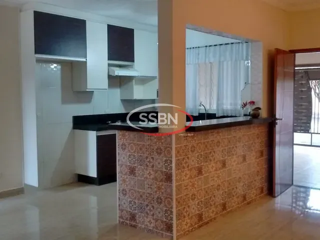 Casa com 150m² 2 quartos e 2 banheiros, à venda, no bairro Parque Residencial Klavin em Nova Odessa
