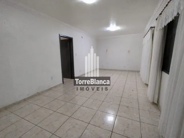 Casa com 1m² 4 quartos e 2 banheiros, à venda, no bairro Orfãs em Ponta Grossa