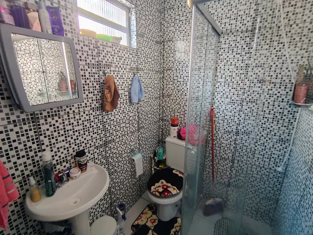 Casa 2 quartos e 1 banheiro, à venda, no bairro Centro em Pelotas
