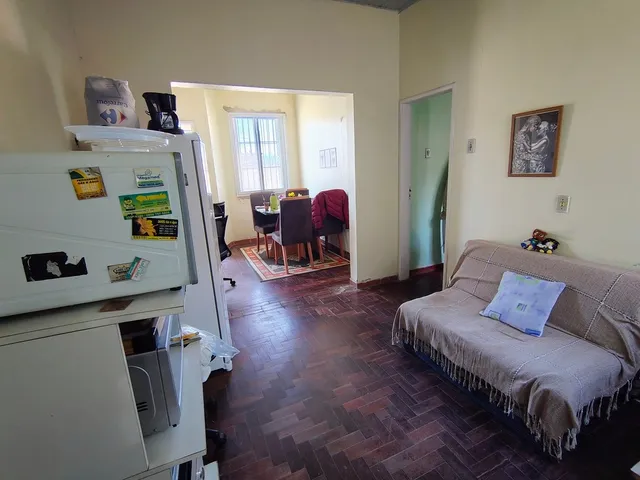 Casa 2 quartos e 1 banheiro, à venda, no bairro Centro em Pelotas
