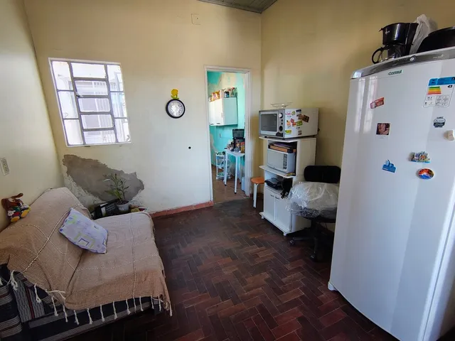 Casa 2 quartos e 1 banheiro, à venda, no bairro Centro em Pelotas
