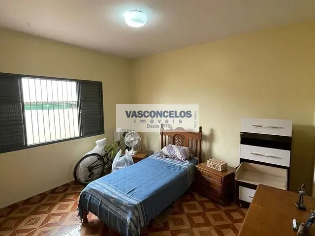 Casa com 288m² 3 quartos e 2 banheiros, à venda, no bairro Monte Castelo em São José dos Campos