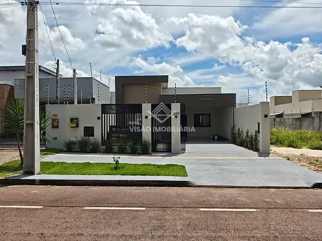Casa 3 quartos e 2 banheiros, à venda, no bairro Jardim Curitiba em Sinop