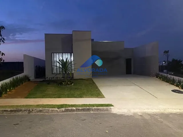Casa 4 quartos e 2 banheiros, à venda, no bairro Chácara Ipês em Caçapava