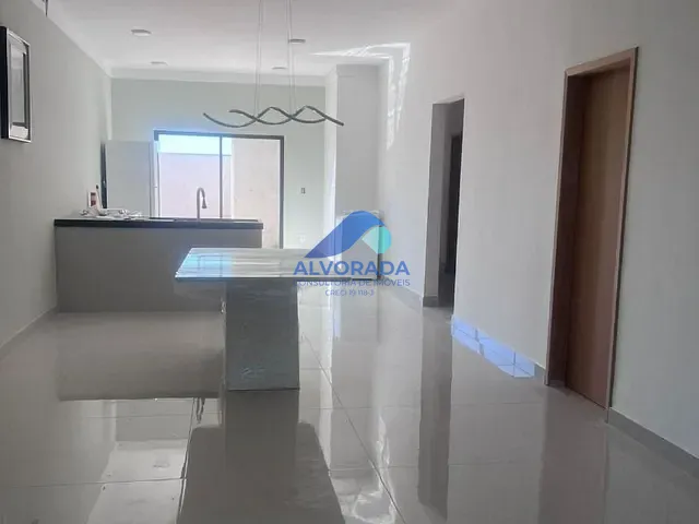 Casa 4 quartos e 2 banheiros, à venda, no bairro Chácara Ipês em Caçapava