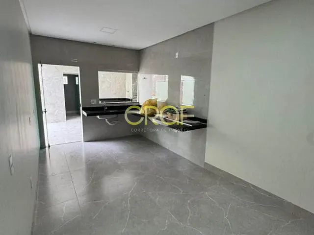 Casa 3 quartos e 2 banheiros, à venda, no bairro Parque Serrano em Formosa