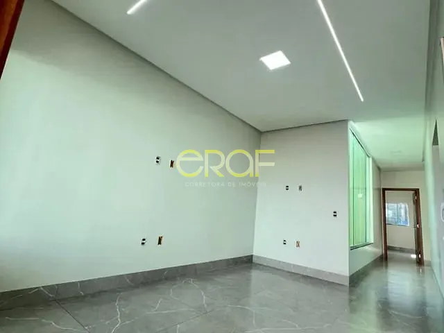 Casa 3 quartos e 2 banheiros, à venda, no bairro Parque Serrano em Formosa