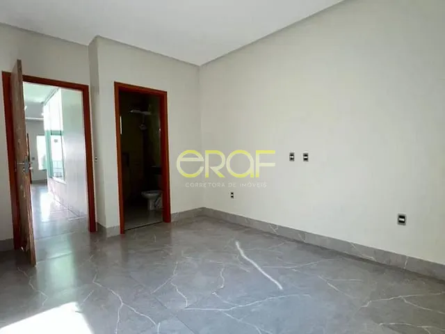 Casa 3 quartos e 2 banheiros, à venda, no bairro Parque Serrano em Formosa