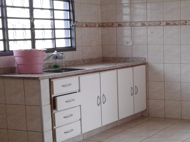 Foto do Casa - CASA para Locação
JARDIM TRÊS ROSAS, GUAXUPÉ
2 dormitórios sendo 1 suíte, 1 sala, 1 banheiro, 2 vagas | Guaxupé Imóveis Ltda