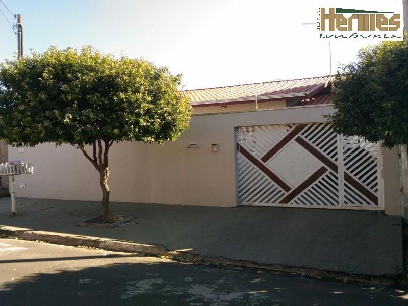 Casa, 2 quartos, 200 m² - Foto 1