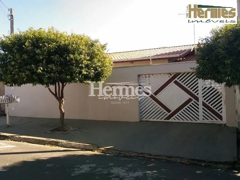 Casa, 2 quartos, 200 m² - Foto 1