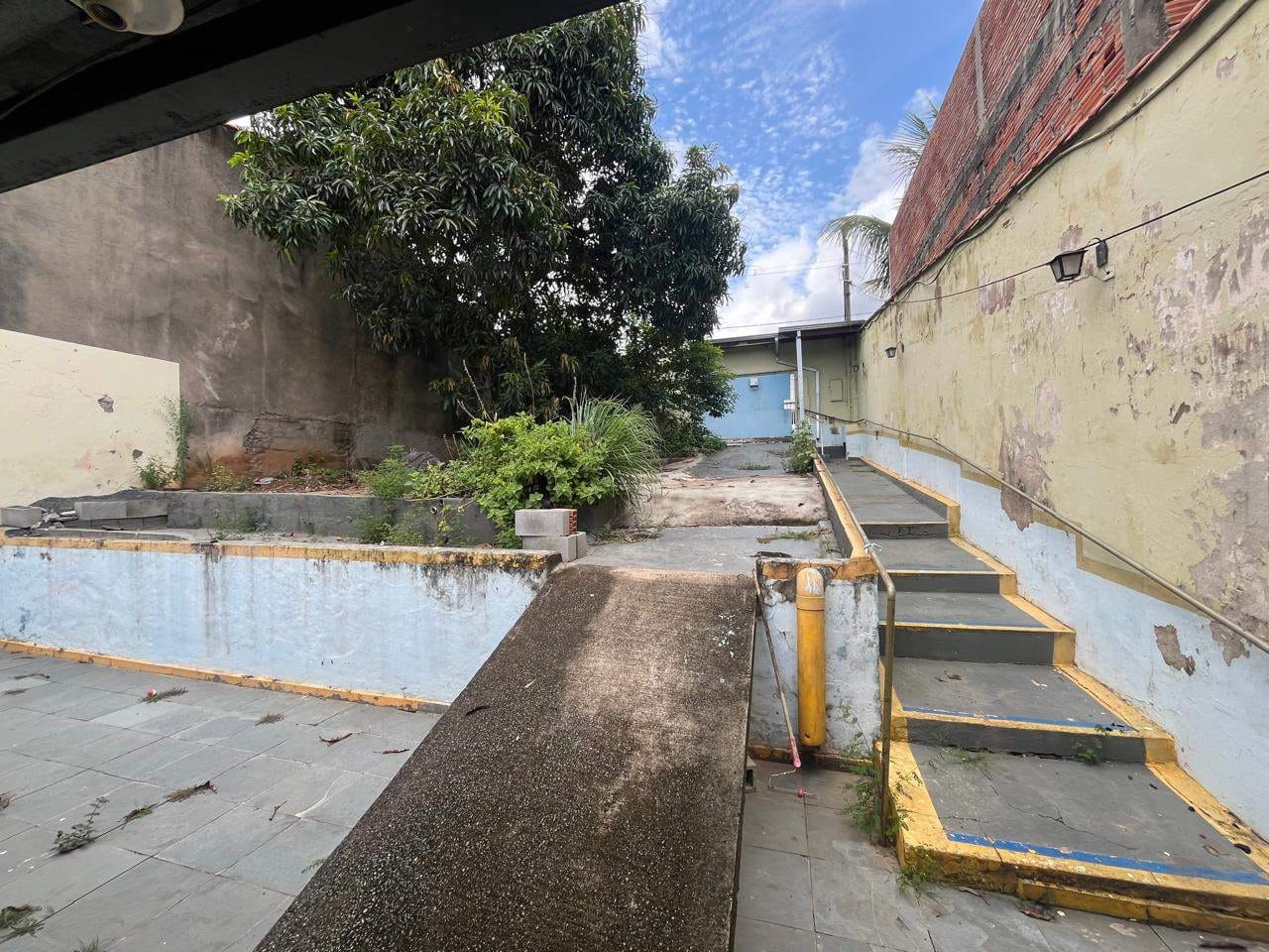 Casa para alugar com 2 quartos, 120m² - Foto 11